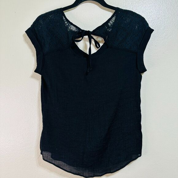 B-Wear Women's Textured Blouse Lace Neckline Cap Sleeves Size S Keyhole Tie Back - Picture 2 of 5